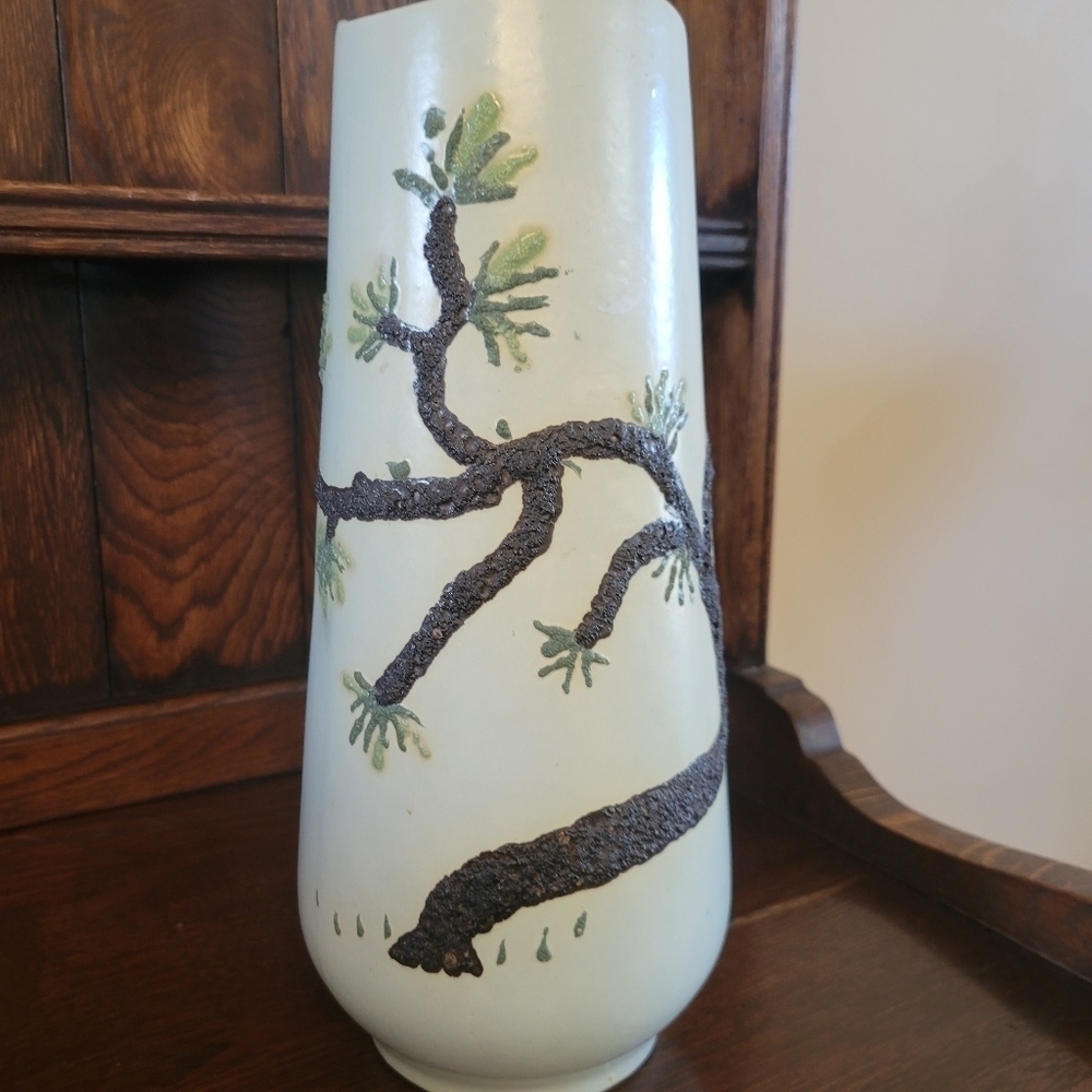 Copy - Vintage pottery vase with a cherry blossom design. Signed by artist - Picture 2 of 7